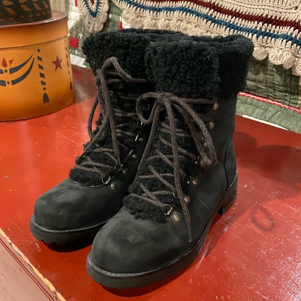 Ugg shearling black boots